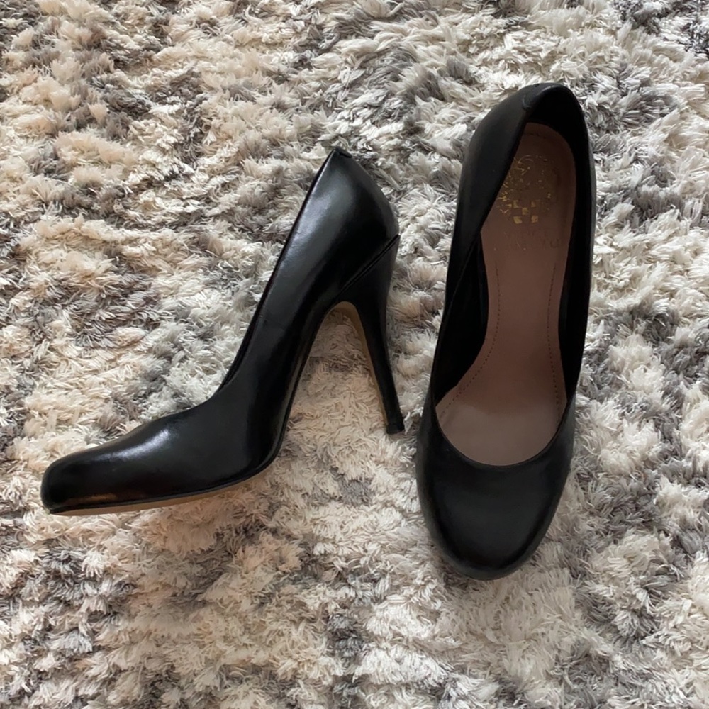 Vince Camuto Elanie Leather Pumps